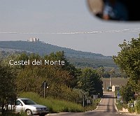 DSC 8910 Castel del Monte from the bus